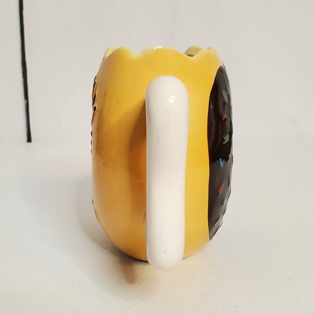 *SOLD* Big Mouth Ceramic Donut Shaped Coffee Novelty Mug - Picture 3 of 11